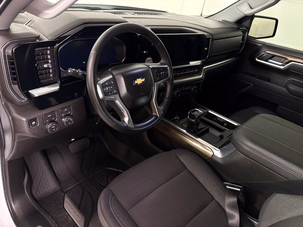 Used 2026 Chevrolet Silverado 1500 LT w/ Protection Package AWD/4WD image 16