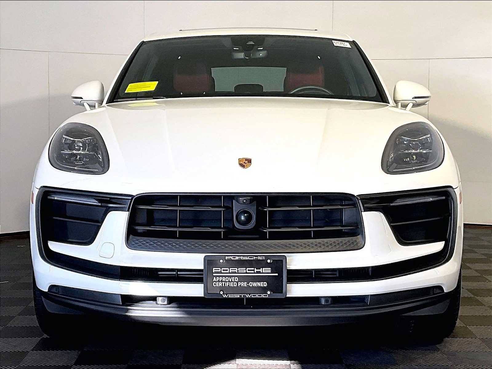 Used 2024 Porsche Macan AWD/4WD image 10