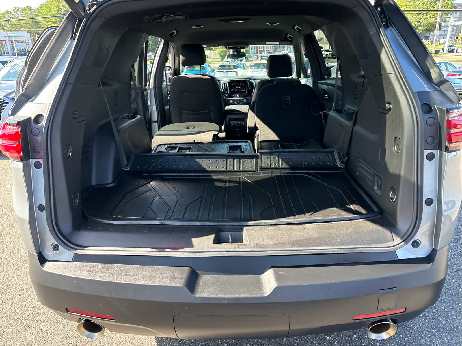 Certified 2023 Chevrolet Traverse LT FWD image 30