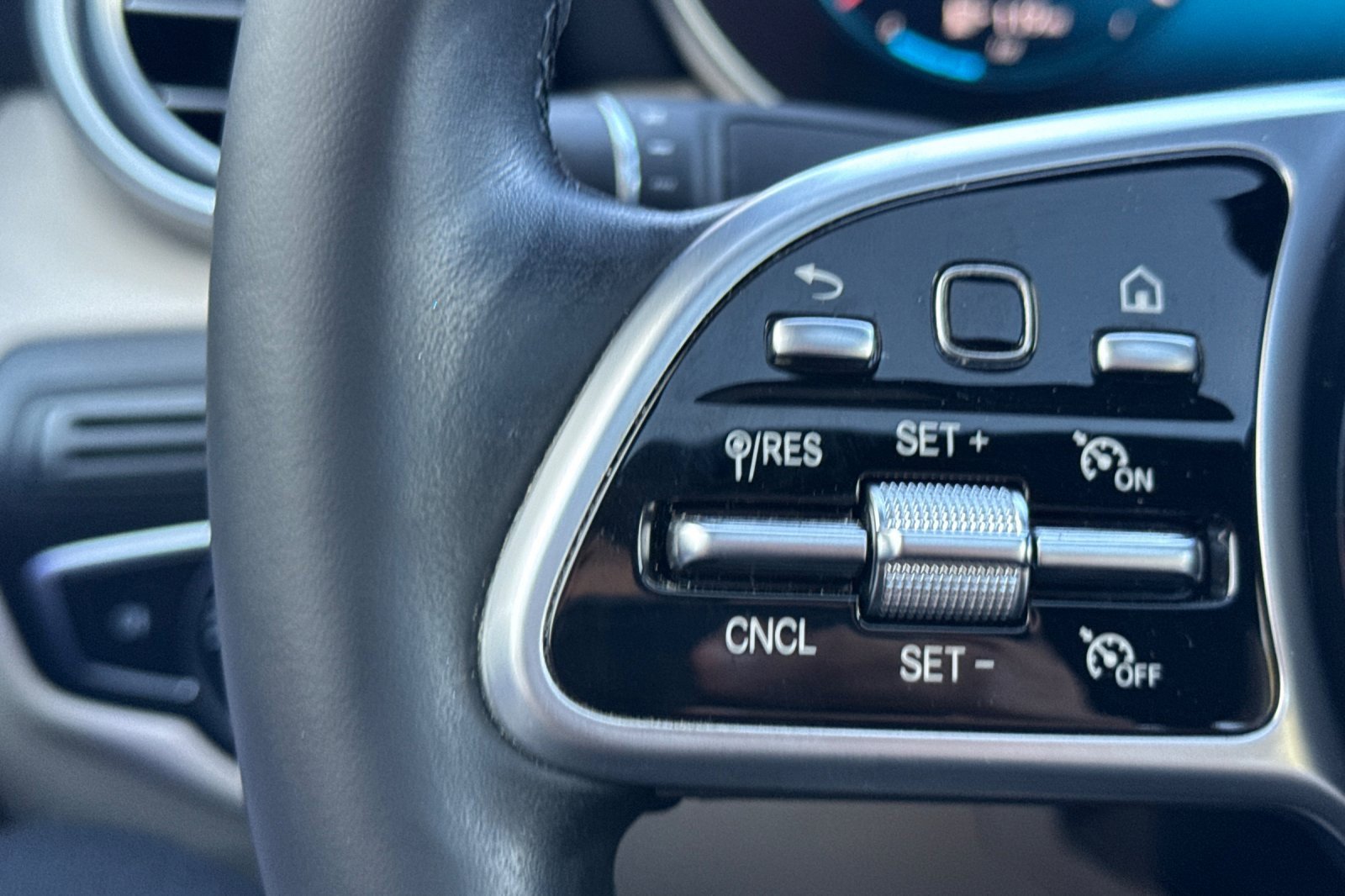 Used 2021 Mercedes-Benz GLC 300 4MATIC Coupe image 28