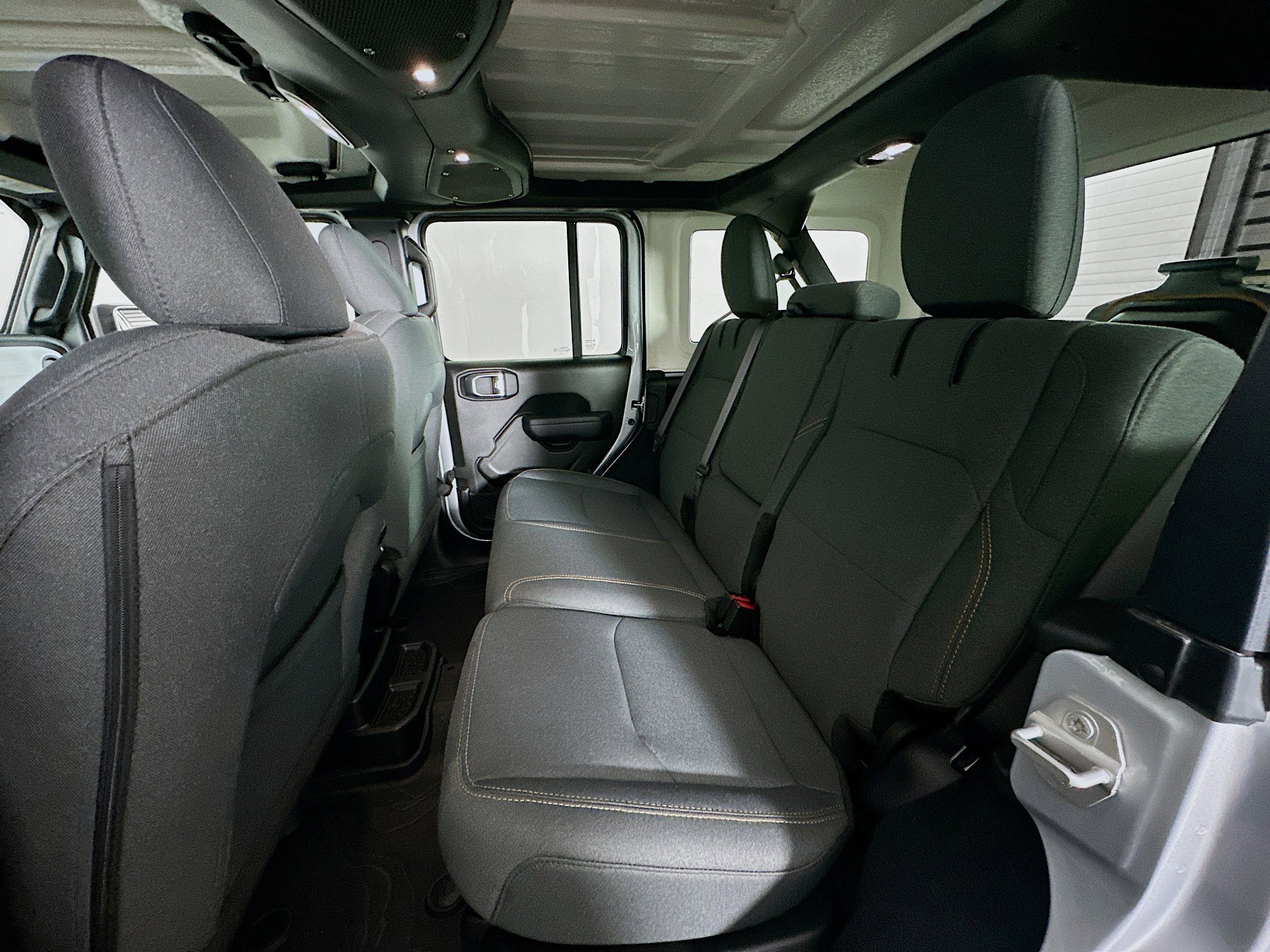 Used 2024 Jeep Wrangler Willys image 27