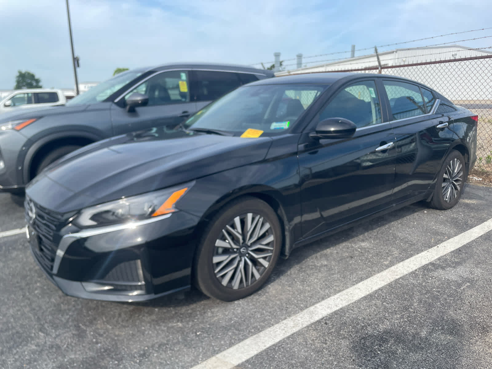 Used 2023 Nissan Altima 2.5 SV FWD image 1