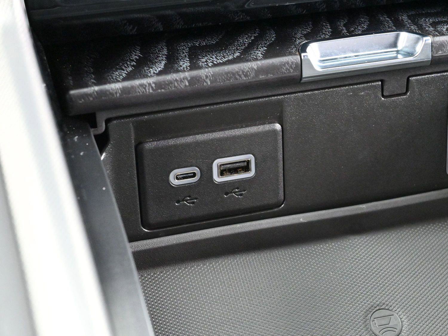 Used 2024 GMC Yukon XL Denali w/ Max Trailering Package image 26