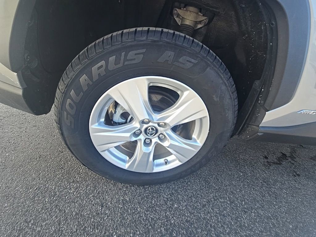 Used 2019 Toyota RAV4 LE image 10