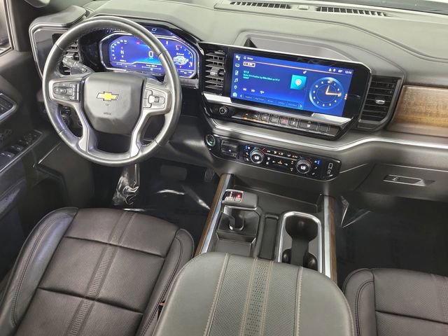 Used 2023 Chevrolet Silverado 1500 High Country w/ High Country Premium Package AWD/4WD image 15