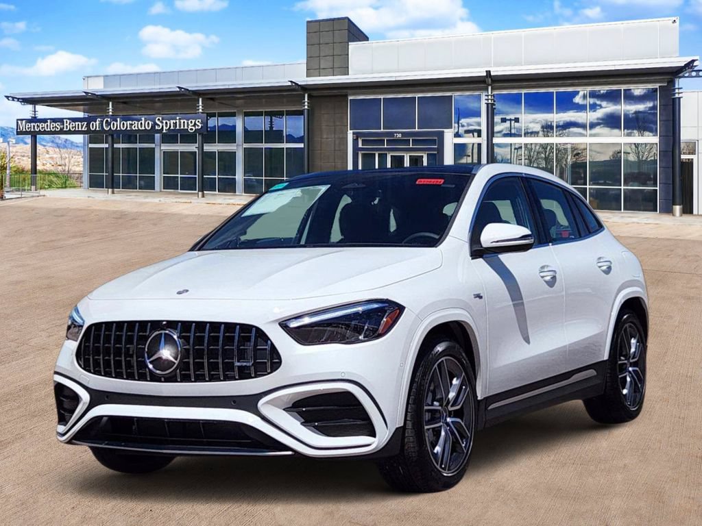 New 2026 Mercedes-Benz GLA 35 AMG 4MATIC image 3