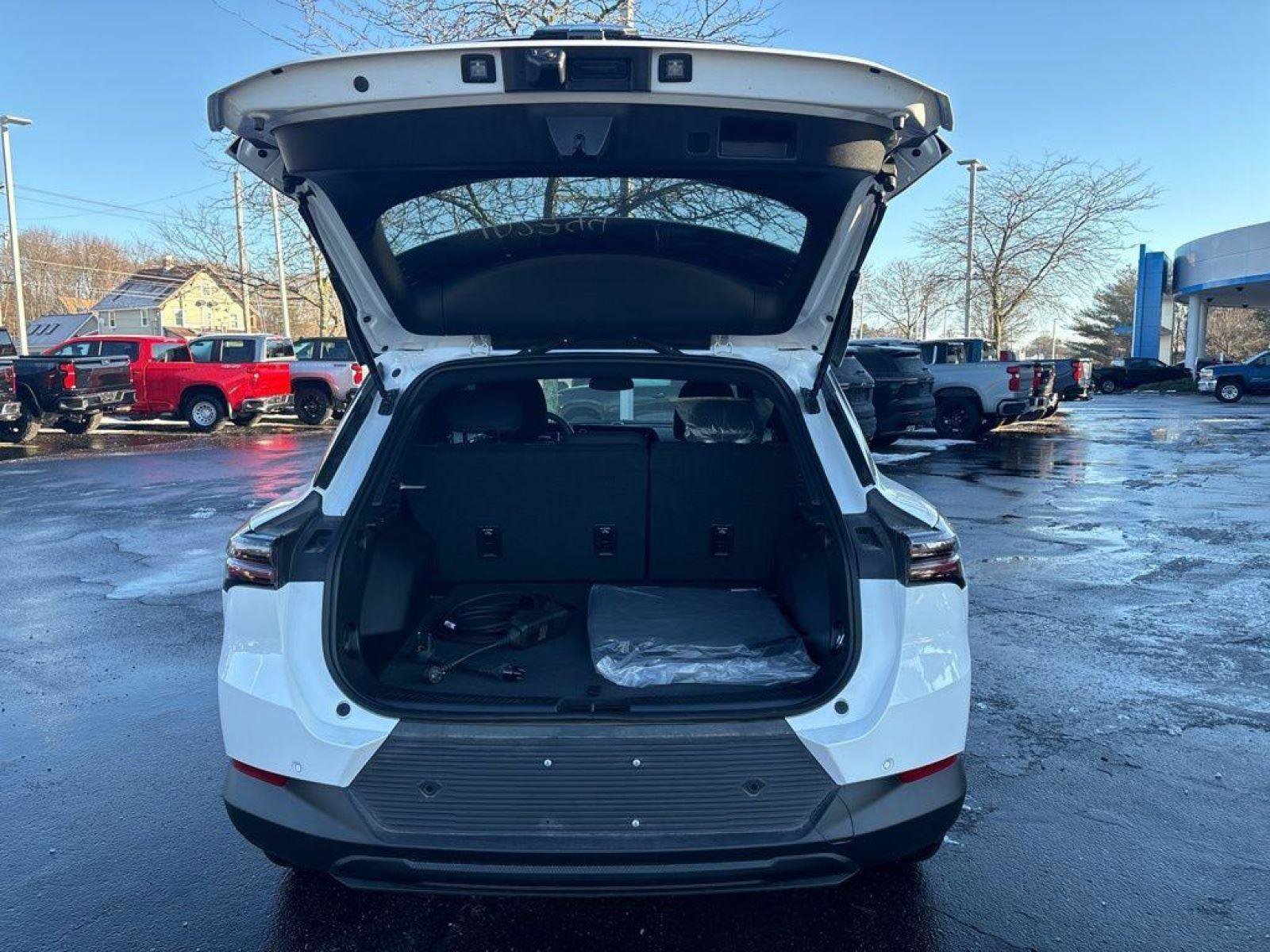 New 2026 Chevrolet Equinox EV LT FWD image 31