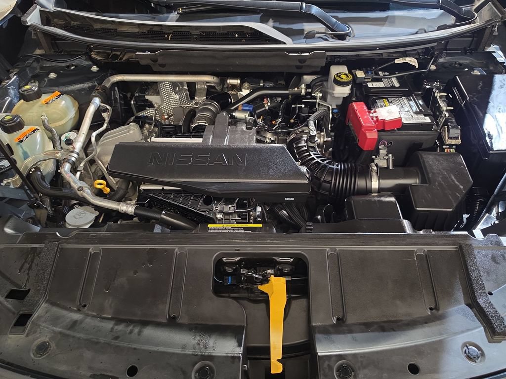 Used 2024 Nissan Rogue S FWD image 17