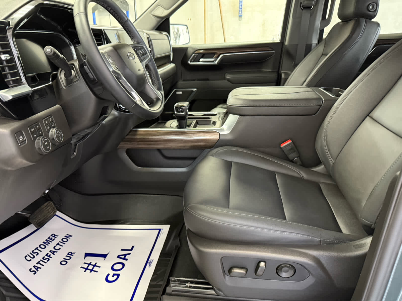Used 2026 Chevrolet Silverado 1500 LT Trail Boss w/ LT Trail Boss Premium Package image 15