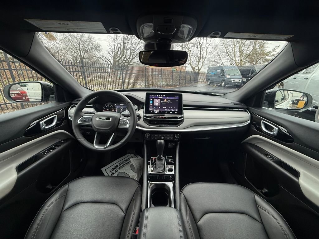 Used 2024 Jeep Compass Limited w/ Sun and Sound Group image 11
