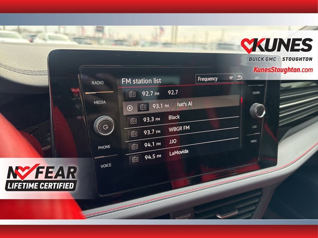 Used 2025 Volkswagen Jetta GLI Autobahn FWD image 31