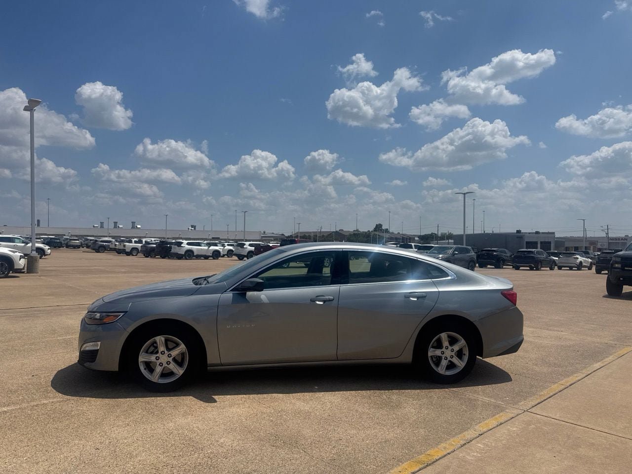 Used 2025 Chevrolet Malibu LS FWD image 12