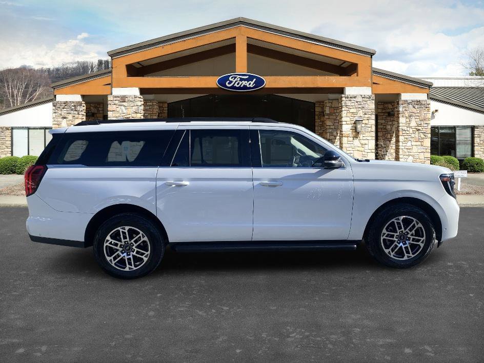 Used 2025 Ford Expedition Max Active image 4