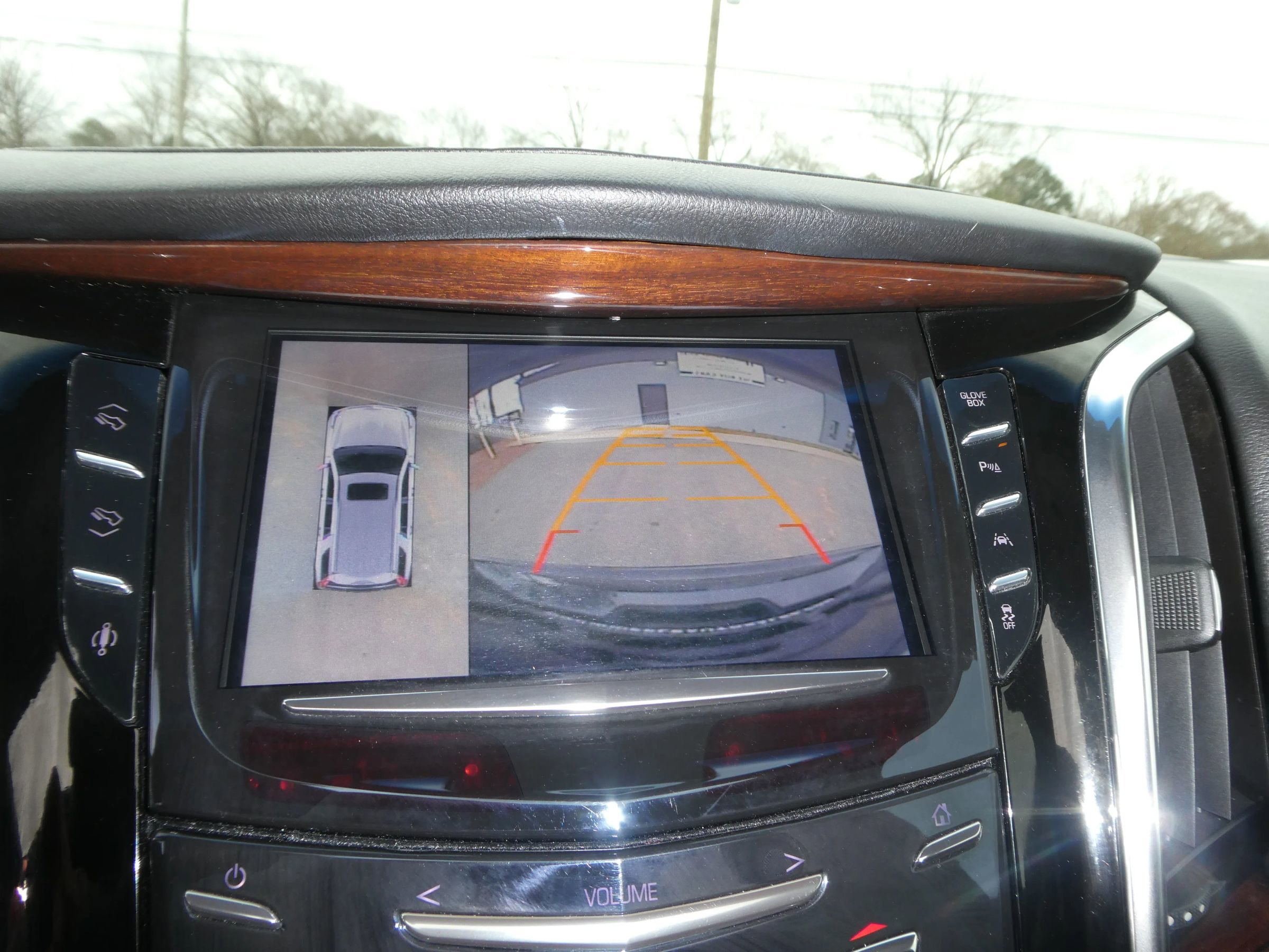 Used 2016 Cadillac Escalade Luxury image 24