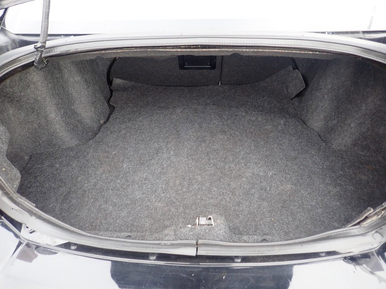 Used 2013 Dodge Avenger SE FWD image 16