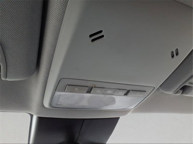 Used 2019 Chevrolet Trax LT w/ LT Convenience Package image 21