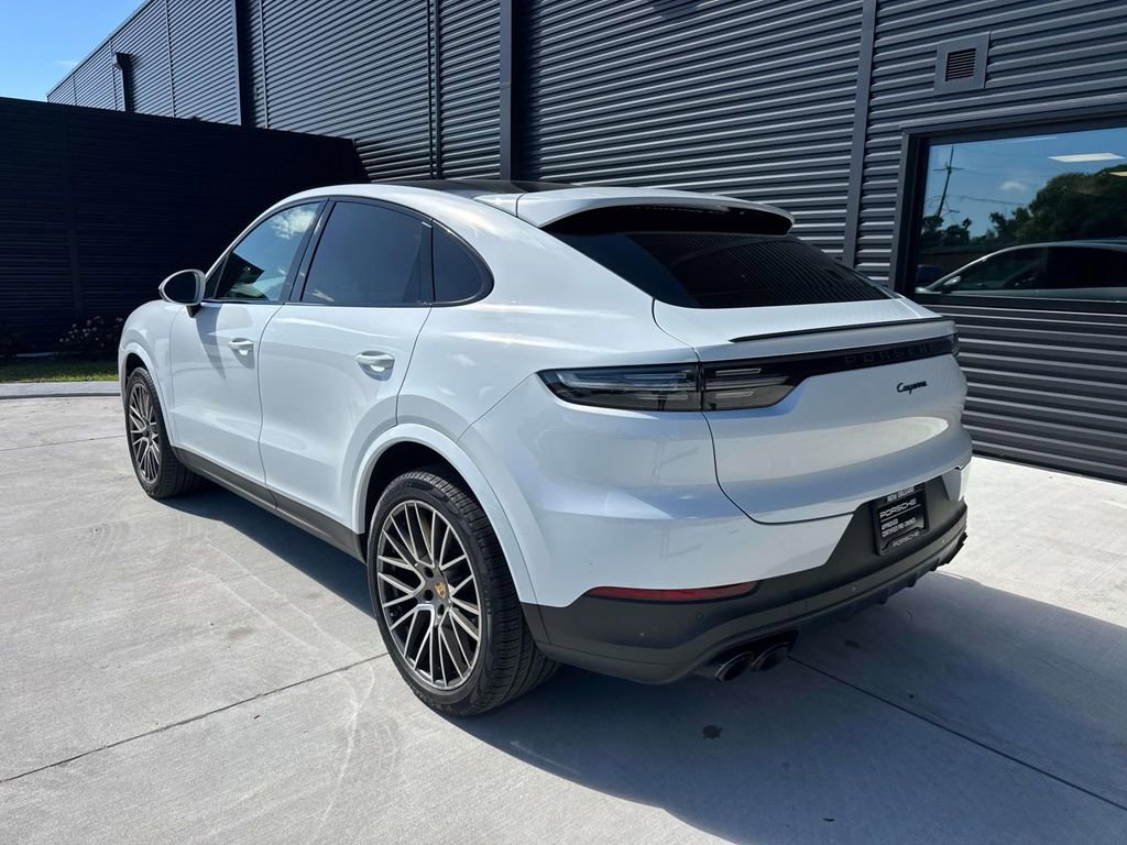 Certified 2022 Porsche Cayenne Platinum Edition AWD/4WD image 3