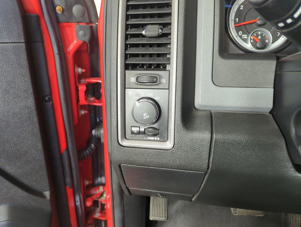 Used 2014 RAM 1500 Express image 20