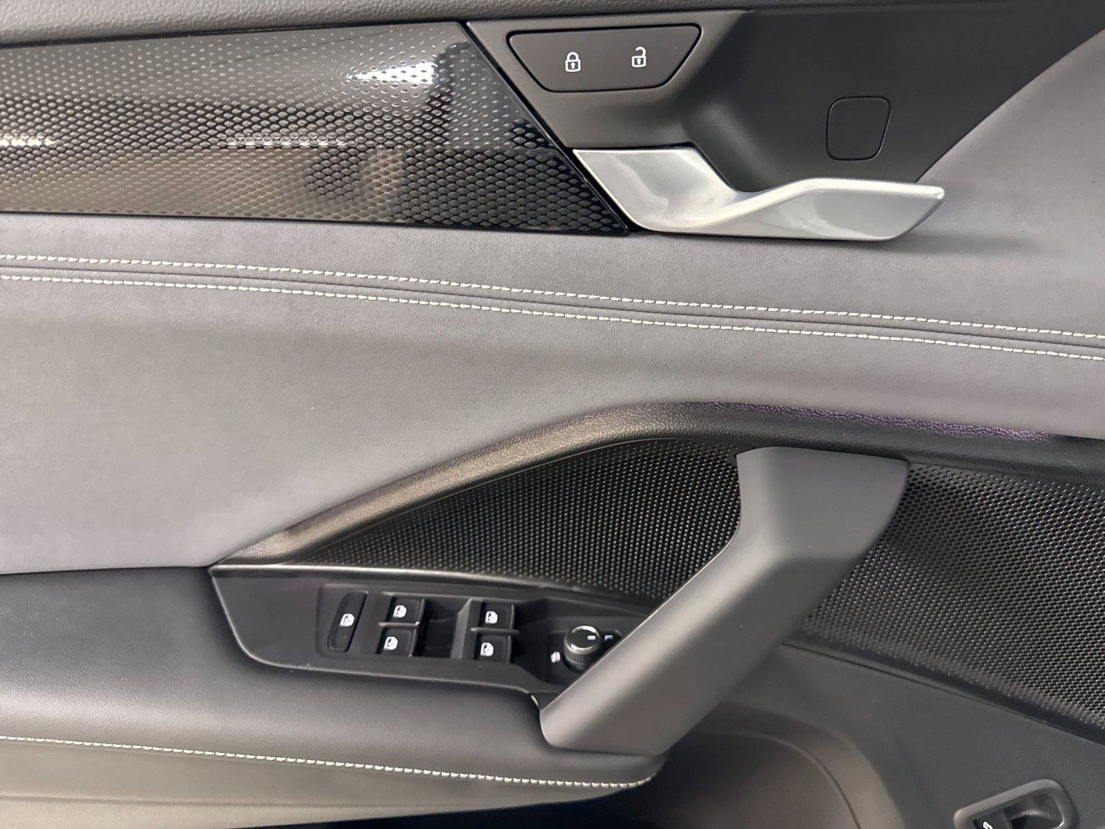 New 2026 Volkswagen Tiguan SE AWD/4WD image 10