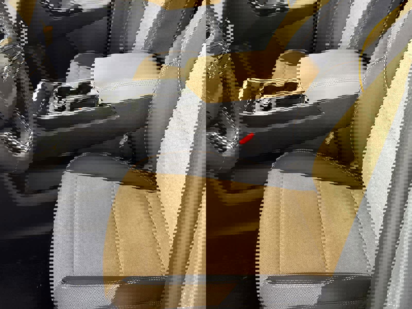 Used 2025 Chevrolet Equinox ACTIV image 11