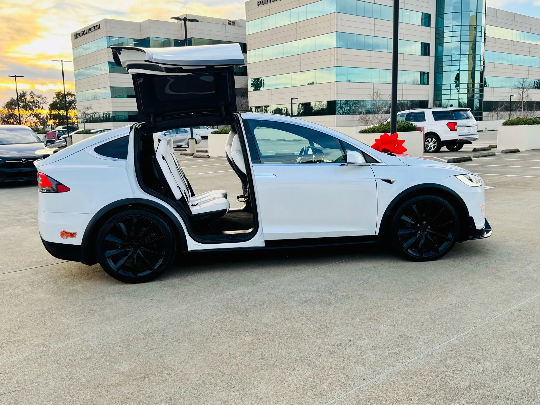 Used 2020 Tesla Model X Long Range image 9