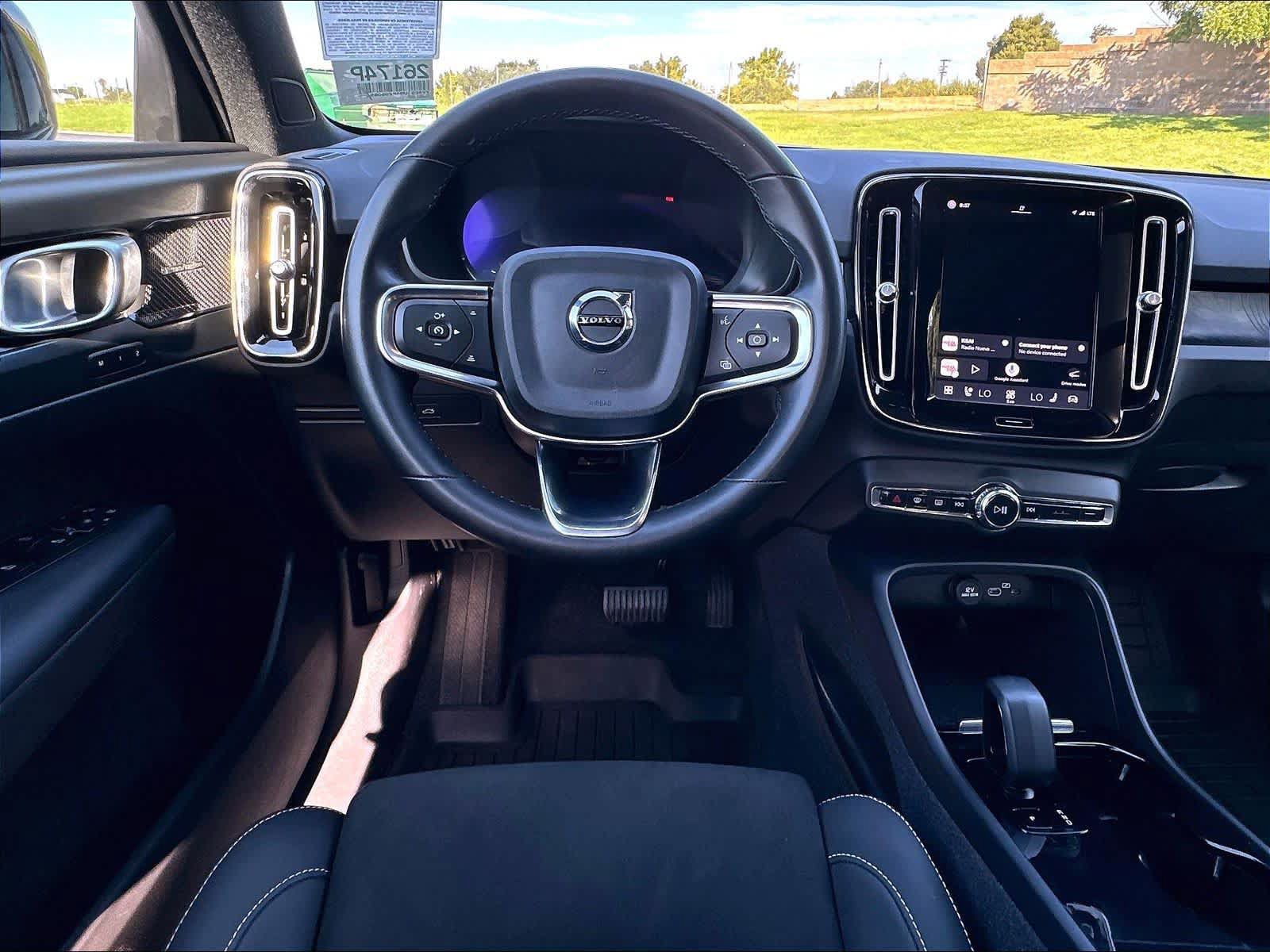 Used 2023 Volvo XC40 Recharge Ultimate w/ Protection Package Premier AWD/4WD image 8