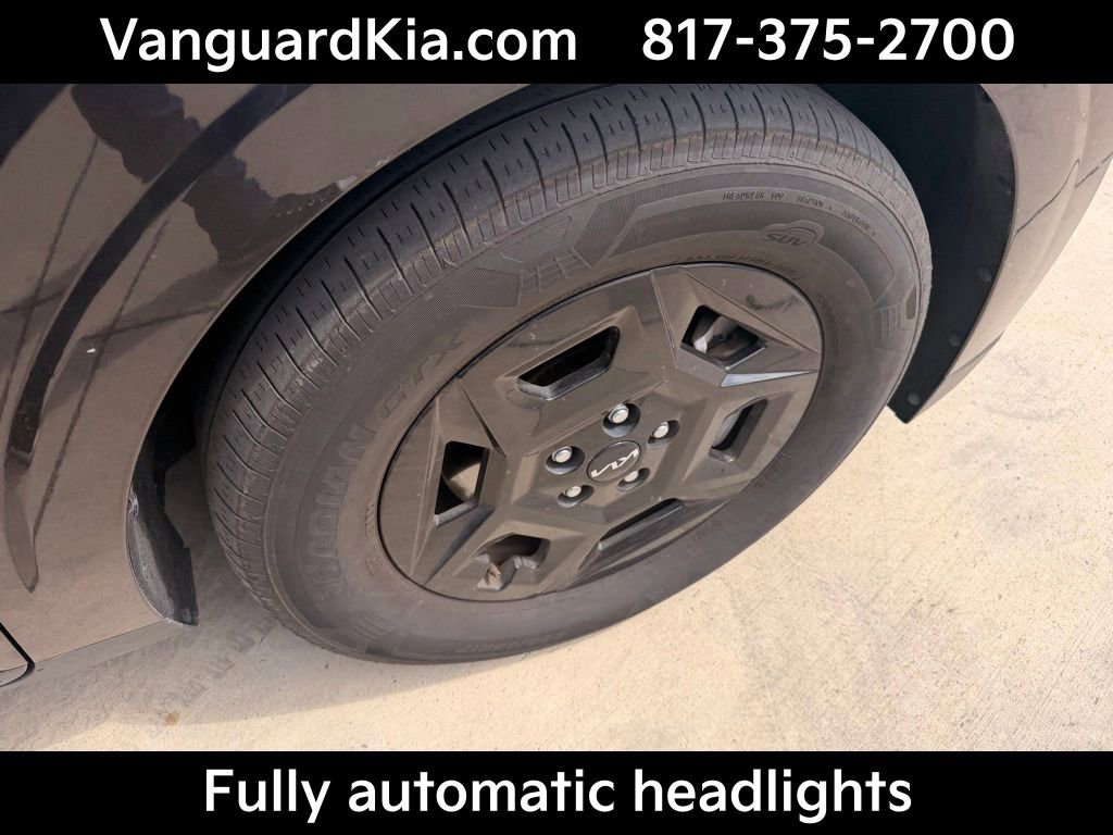 Certified 2025 Kia Carnival image 11