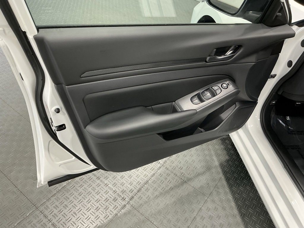 Used 2025 Nissan Altima 2.5 S image 24