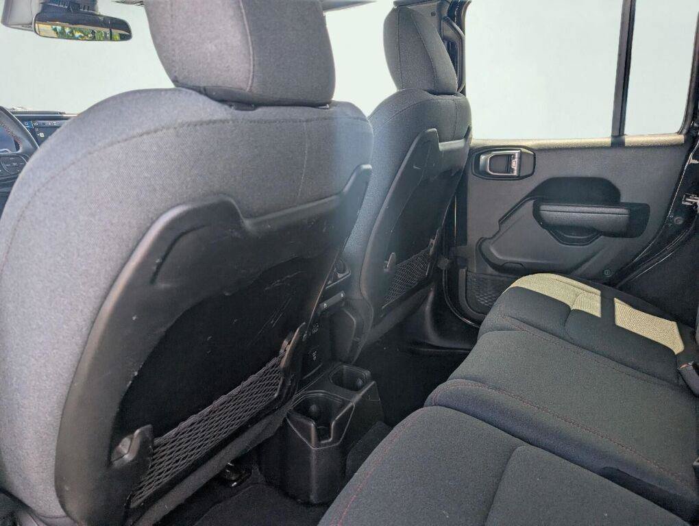Used 2024 Jeep Wrangler Unlimited Rubicon AWD/4WD image 40