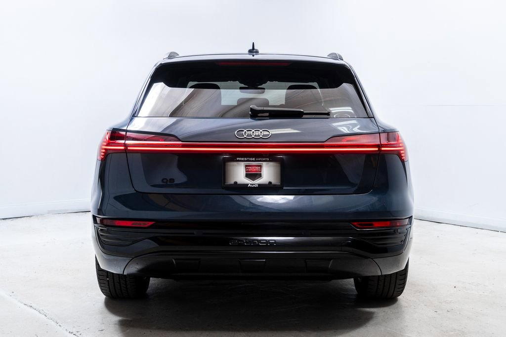 Used 2024 Audi Q8 e-tron Premium image 6