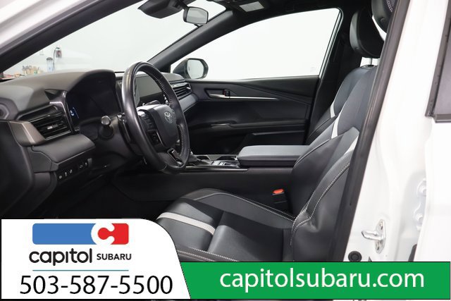 Used 2025 Toyota Camry SE FWD image 11