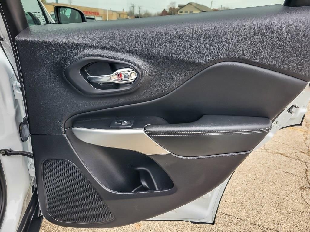 Certified 2022 Jeep Cherokee Latitude AWD/4WD image 21