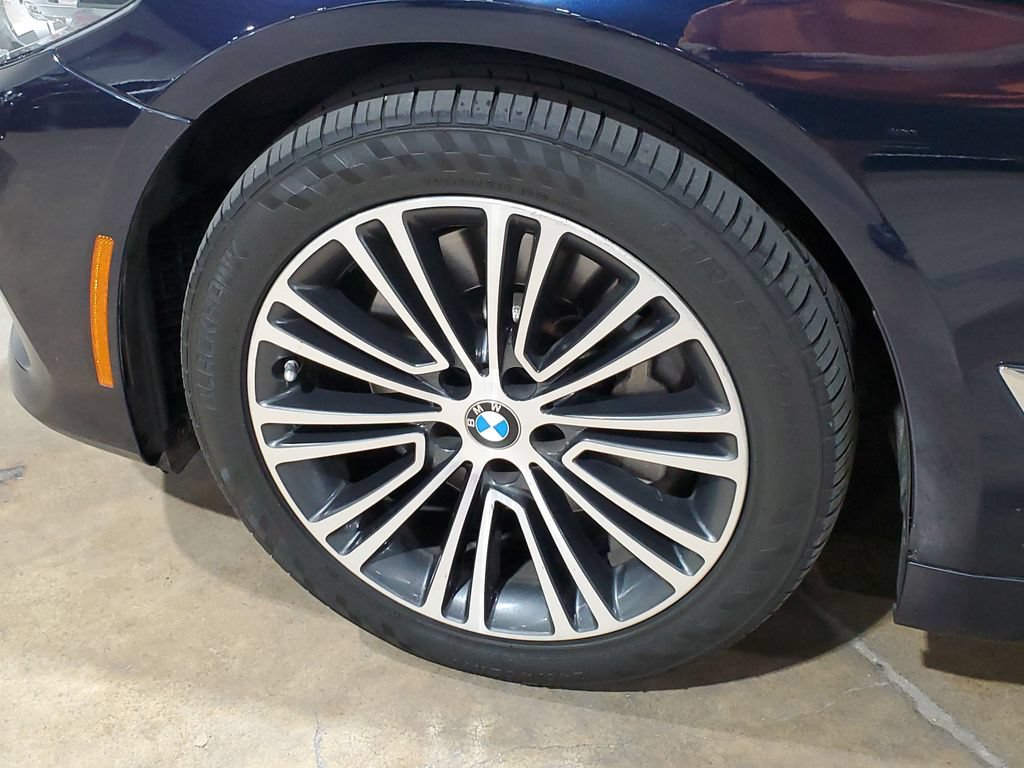 Used 2018 BMW 530i xDrive AWD/4WD image 36