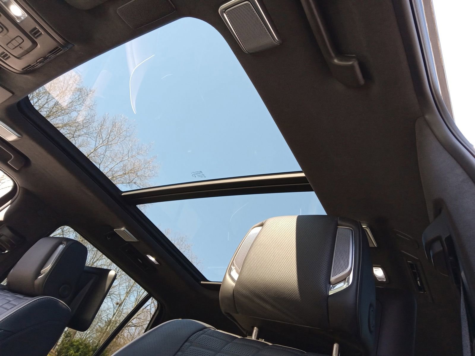 Used 2023 Cadillac Escalade Sport Platinum w/ LPO, ONYX Package image 12