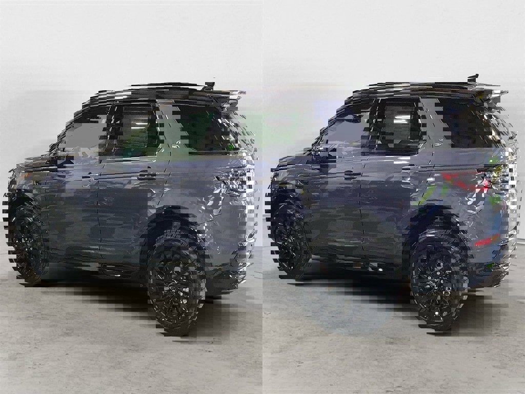 New 2024 Land Rover Discovery Sport Dynamic SE image 2