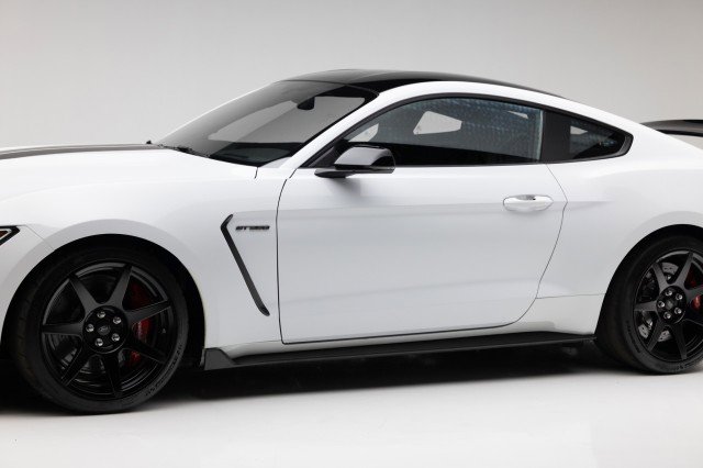 Used 2017 Ford Mustang Shelby GT350R w/ GT350R Equipment Group 920A image 33