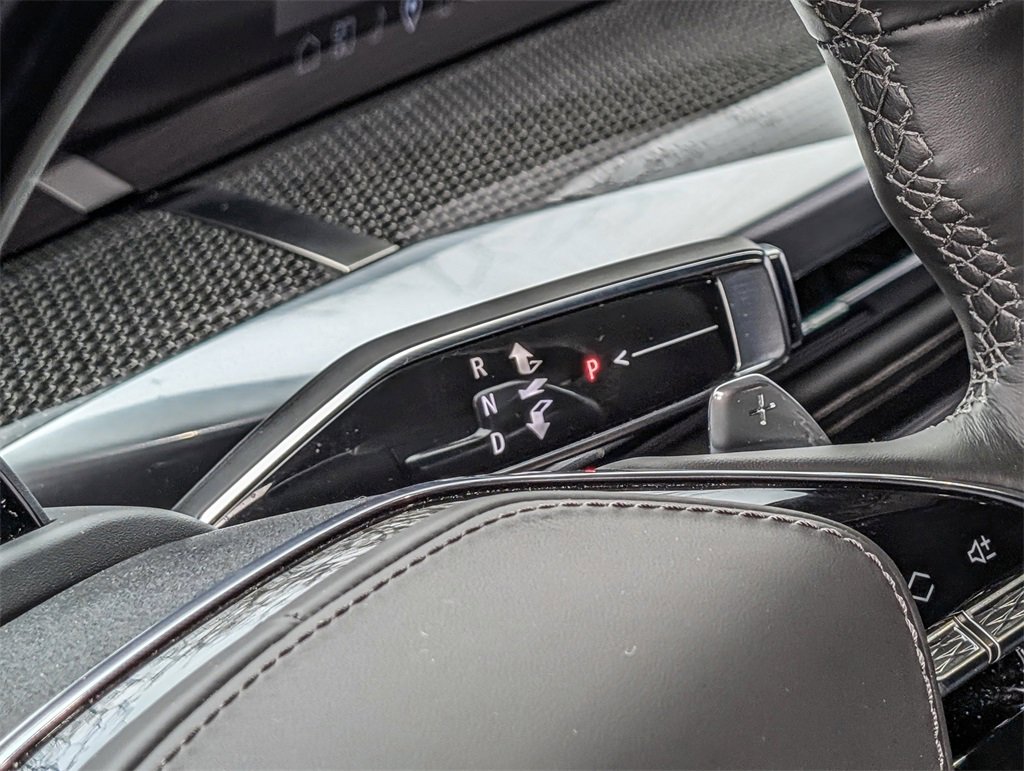 Used 2025 Cadillac Escalade ESV V image 33