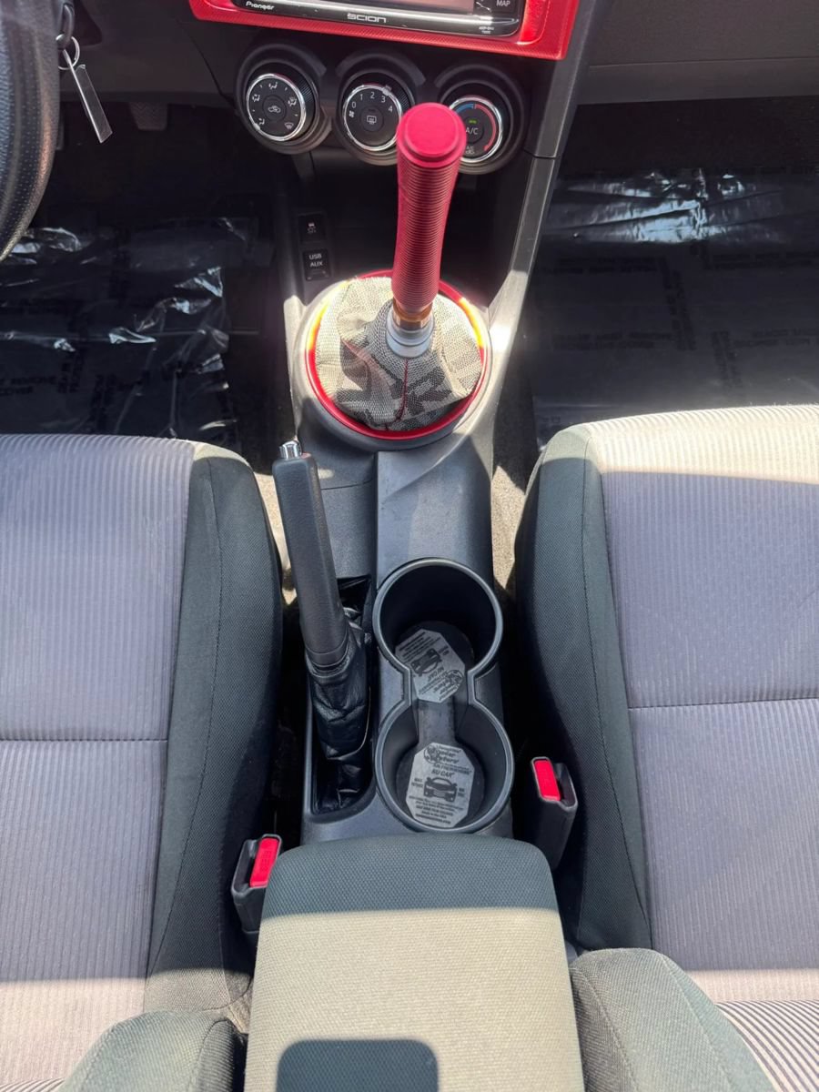 Used 2015 Scion tC FWD image 25