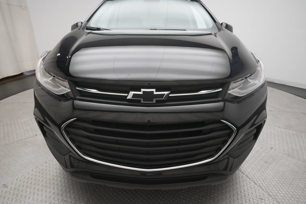 Used 2022 Chevrolet Trax LT w/ Midnight Edition AWD/4WD image 21