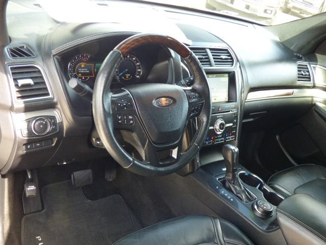 Used 2017 Ford Explorer Platinum AWD/4WD image 23