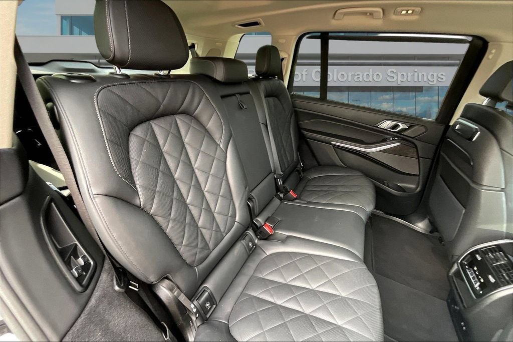 Used 2025 BMW X7 xDrive40i AWD/4WD image 25