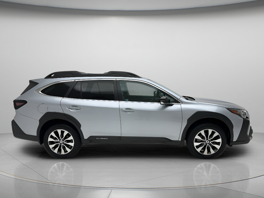 Used 2023 Subaru Outback Limited AWD/4WD image 4
