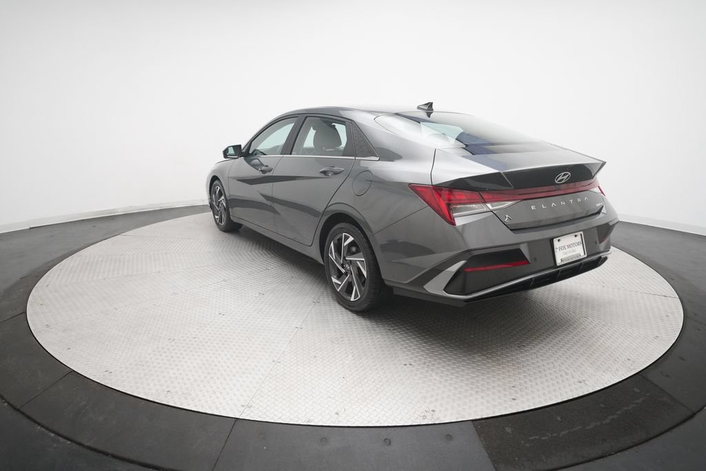 Used 2024 Hyundai Elantra Limited FWD image 34