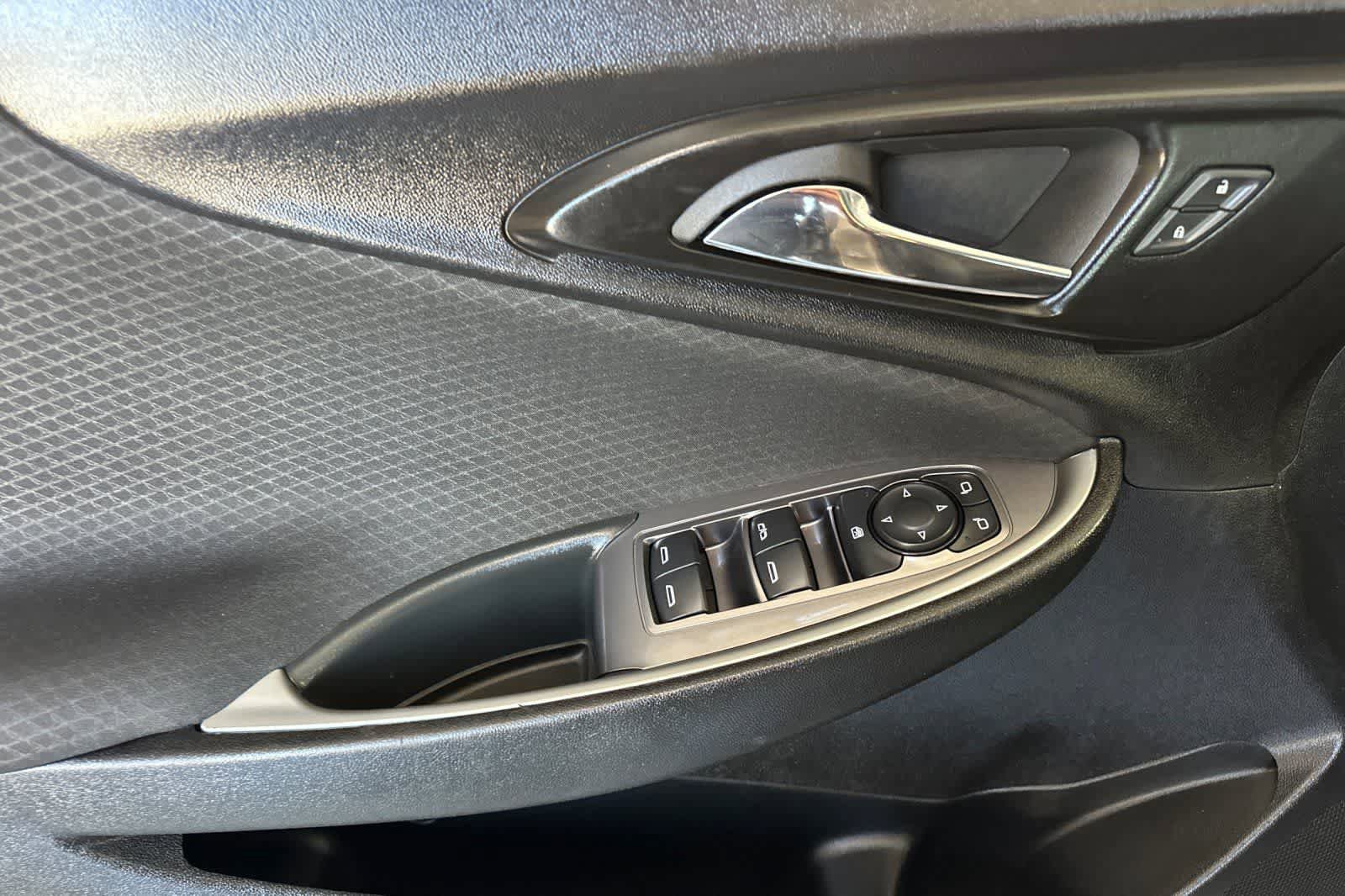Used 2024 Chevrolet Malibu LT FWD image 13