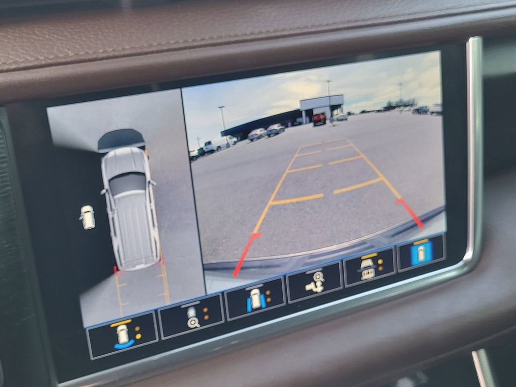 Used 2021 GMC Yukon Denali w/ Denali Premium Package image 18