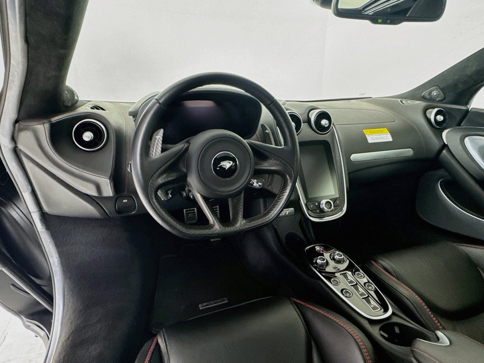 Used 2023 McLaren GT RWD image 22
