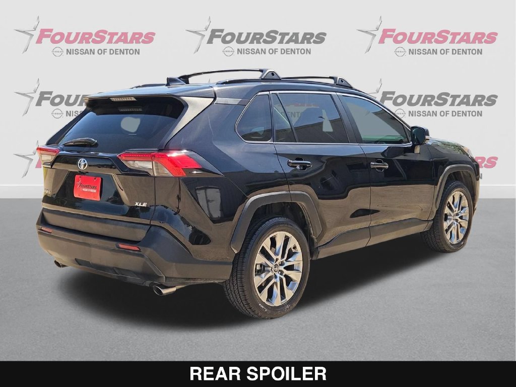 Used 2020 Toyota RAV4 XLE Premium FWD image 4