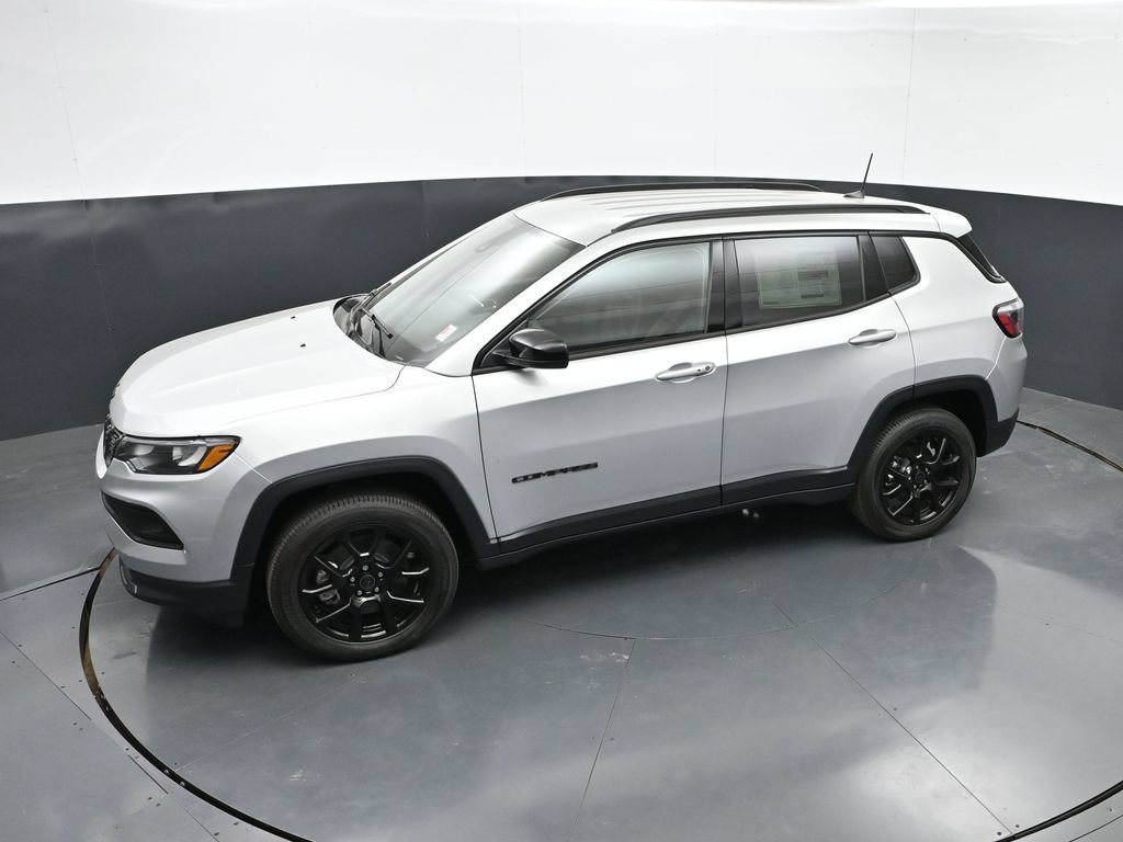 New 2026 Jeep Compass Latitude AWD/4WD image 40