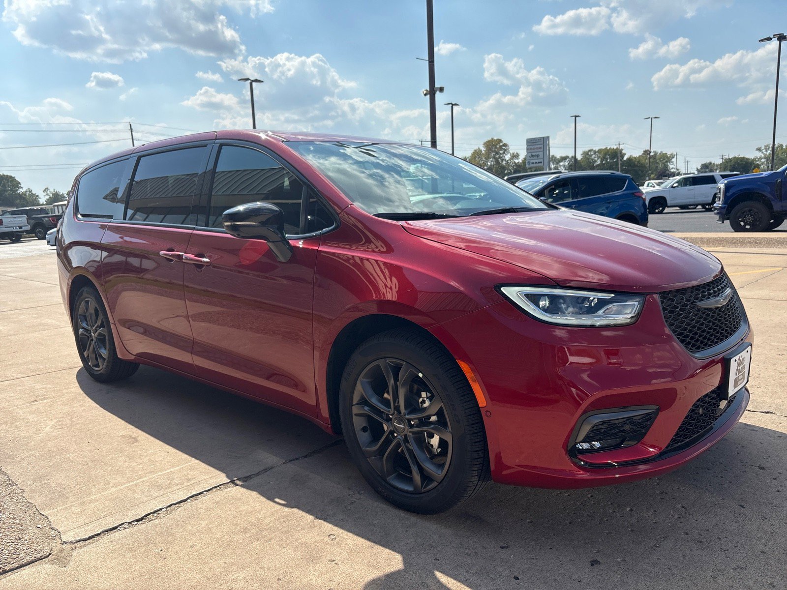 New 2026 Chrysler Pacifica Select image 8