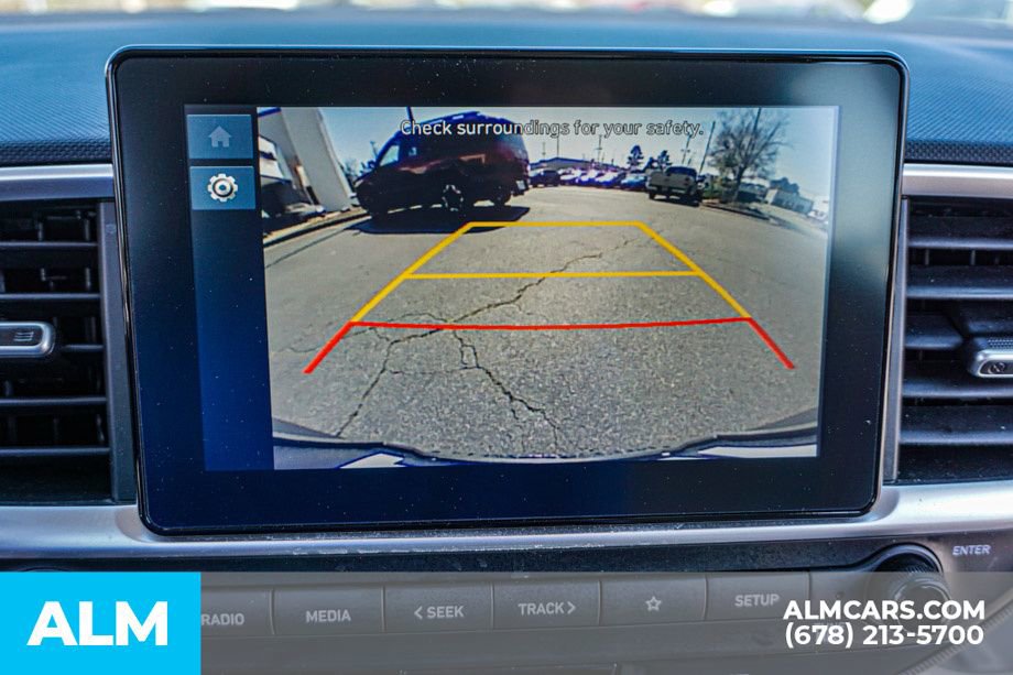 Used 2025 Hyundai Venue SEL image 35